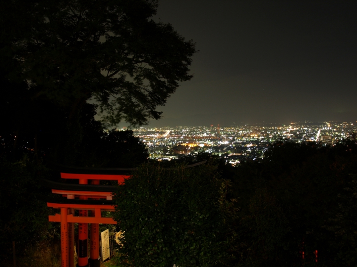 美しさ Lv2 0 伏見稲荷大社の夜景 夜景ワールド