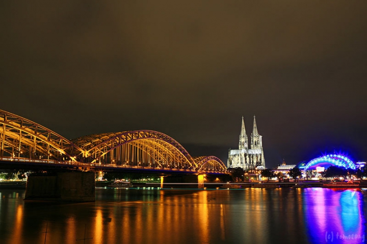 美しさ Lv3 0 ホーエンツォレルン橋の夜景 夜景ワールド